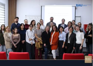 საჯარო ტრენინგი თემაზე: „The Art of the Modern Lecture: Teaching for the 21st Century“.