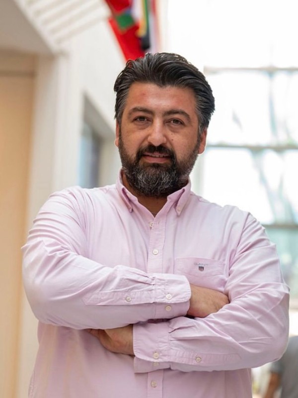 ეგუნ აკგუნი